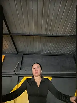 Pretty Isadora online show from February 11, 2026, 1:22 pm