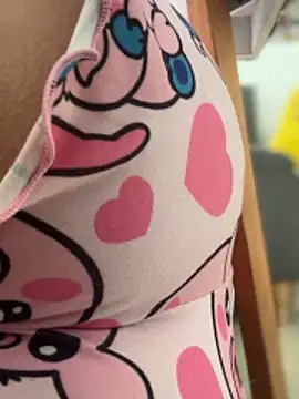 Pretty Isadora online show from April 12, 2026, 7:50 pm