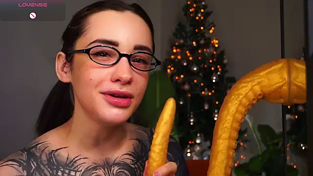 Snapshot of EvaCanton chatting on January 19, 2026, 2:26 am EvaCanton online show from January 19, 2026, 2:26 am