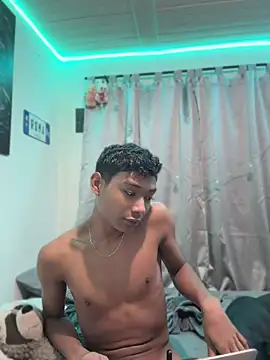 alejo cute online show from July 16, 2026, 1:41 pm