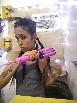 Snapshot of The-quee22 chatting on September 24, 2025, 10:05 pm The-quee22 online show from September 24, 2025, 10:05 pm