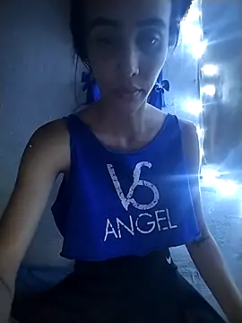 Snapshot of The-quee22 chatting on October 5, 2025, 6:20 pm The-quee22 online show from October 5, 2025, 6:20 pm