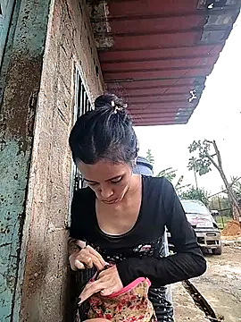 Snapshot of The-quee22 chatting on October 3, 2025, 9:05 pm The-quee22 online show from October 3, 2025, 9:05 pm