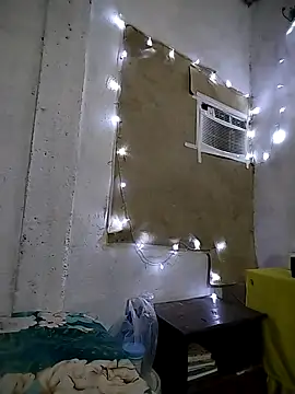 Snapshot of The-quee22 chatting on September 9, 2025, 10:19 pm The-quee22 online show from September 9, 2025, 10:19 pm