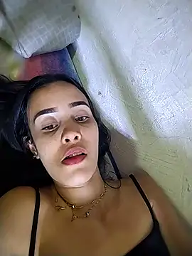 Snapshot of The-quee22 chatting on November 2, 2025, 5:07 pm The-quee22 online show from November 2, 2025, 5:07 pm