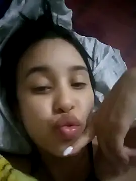 Snapshot of The-quee22 chatting on December 19, 2024, 1:50 am The-quee22 online show from December 19, 2024, 1:50 am