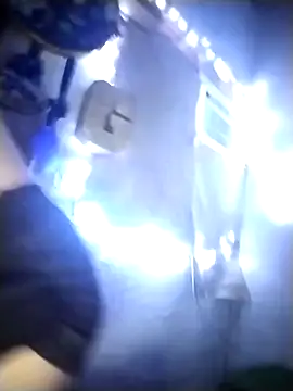 Snapshot of The-quee22 chatting on September 28, 2025, 6:37 pm The-quee22 online show from September 28, 2025, 6:37 pm