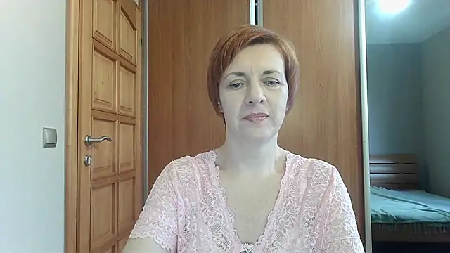 LoraLoraMay online show from February 7, 2026, 1:30 pm