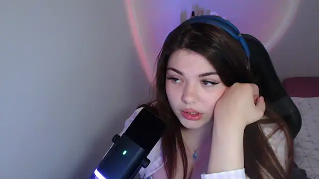 helengilmor online show from April 25, 2026, 3:20 pm