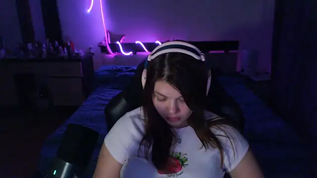 helengilmor online show from November 11, 2025, 5:30 pm