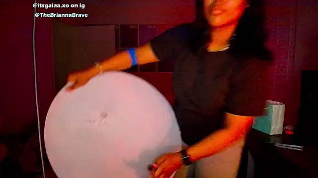 Snapshot of BriannaBrave chatting on February 16, 2026, 4:33 am BriannaBrave online show from February 16, 2026, 4:33 am