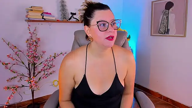 Chanelll Taylorr  online show from June 11, 2026, 10:23 am
