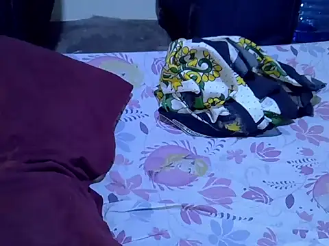 Snapshot of Adaline-Paris chatting on November 14, 2025, 4:54 pm Adaline-Paris online show from November 14, 2025, 4:54 pm