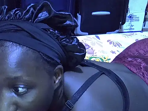 Snapshot of Adaline-Paris chatting on December 20, 2025, 8:39 am Adaline-Paris online show from December 20, 2025, 8:39 am