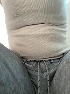 Milk Mom99 online show from February 3, 2026, 7:57 am