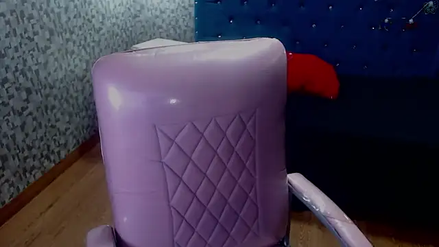 CurvyJulieth online show from June 22, 2026, 2:39 am