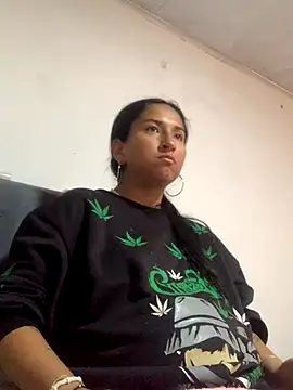 luna asss online show from October 22, 2025, 3:44 pm