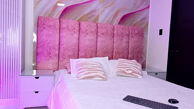 kendal rossi online show from February 14, 2026, 12:05 pm