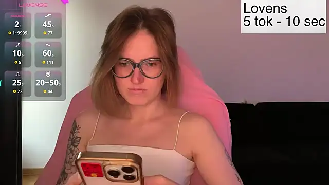 Sexy Sweets online show from June 19, 2026, 4:02 pm