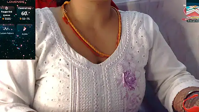 Snapshot of Gulaboo_bhabi chatting on October 11, 2025, 1:45 pm Gulaboo bhabi online show from October 11, 2025, 1:45 pm
