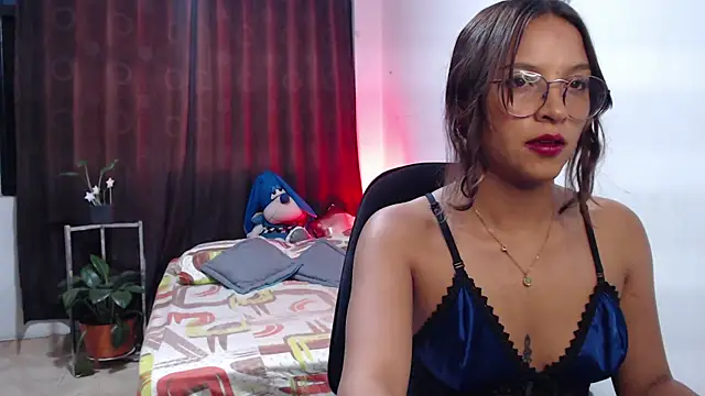 Zoe--khalL online show from January 13, 2026, 5:00 am