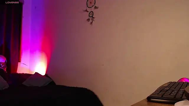 Zoe--khalL online show from February 7, 2026, 2:19 am