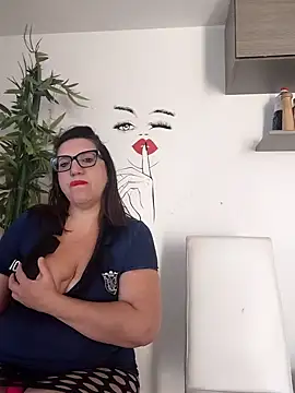 Snapshot of carolyne2023 chatting on October 9, 2025, 7:31 am carolyne2023 online show from October 9, 2025, 7:31 am