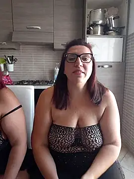 Snapshot of carolyne2023 chatting on November 5, 2025, 8:28 am carolyne2023 online show from November 5, 2025, 8:28 am