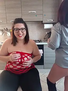 carolyne2023 online show from April 10, 2026, 7:37 am