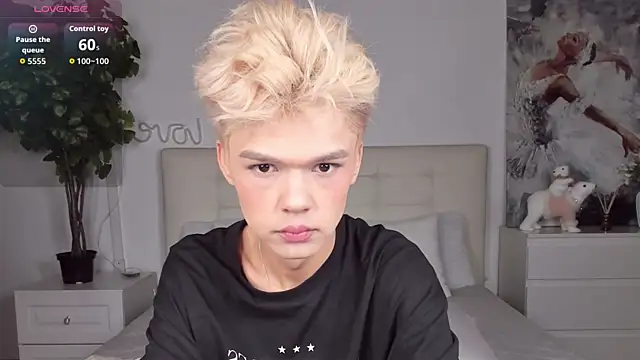 Snapshot of Felix_Rey chatting on December 17, 2025, 5:51 pm Felix Rey online show from December 17, 2025, 5:51 pm