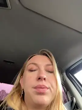 Snapshot of Sweet___Emily chatting on September 20, 2025, 10:09 am Sweet Emily online show from September 20, 2025, 10:09 am