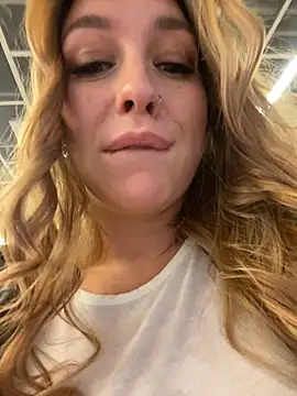 Snapshot of Sweet___Emily chatting on January 24, 2025, 2:51 pm Sweet Emily online show from January 24, 2025, 2:51 pm