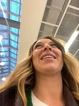 Snapshot of Sweet___Emily chatting on January 18, 2026, 1:14 pm Sweet Emily online show from January 18, 2026, 1:14 pm