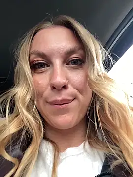 Snapshot of Sweet___Emily chatting on November 3, 2025, 12:42 pm Sweet Emily online show from November 3, 2025, 12:42 pm