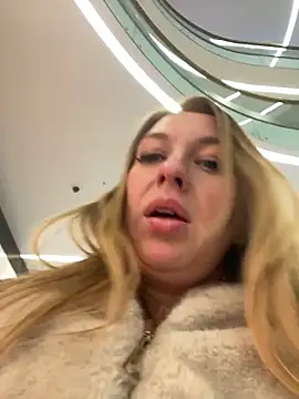 Snapshot of Sweet___Emily chatting on February 5, 2026, 3:41 pm Sweet Emily online show from February 5, 2026, 3:41 pm