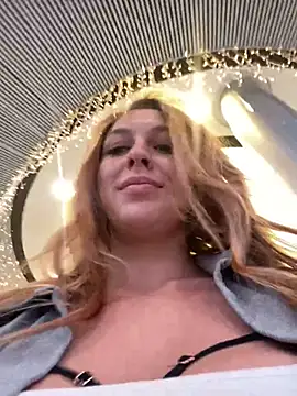 Snapshot of Sweet___Emily chatting on January 19, 2025, 2:17 pm Sweet Emily online show from January 19, 2025, 2:17 pm