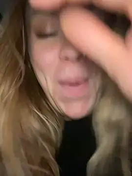 Snapshot of Sweet___Emily chatting on January 14, 2025, 7:21 pm Sweet Emily online show from January 14, 2025, 7:21 pm