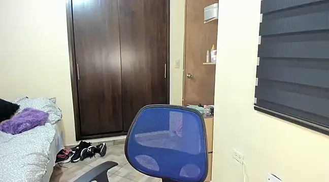 Snapshot of Amy_Walker chatting on February 17, 2025, 7:01 pm Amy Walker online show from February 17, 2025, 7:01 pm