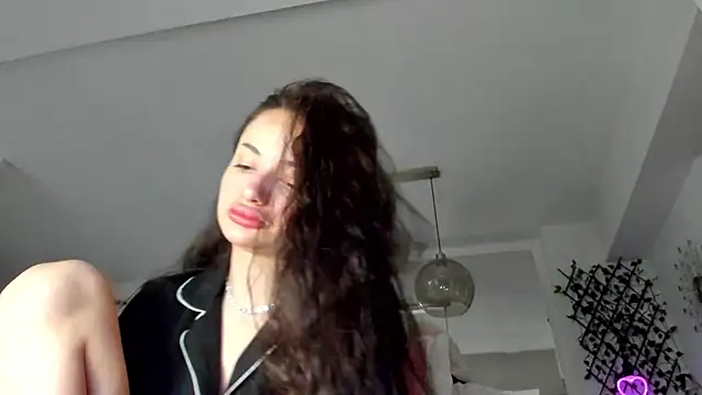 Snapshot of IreneVON chatting on February 14, 2025, 4:58 am IreneVON online show from February 14, 2025, 4:58 am