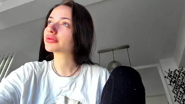 Snapshot of IreneVON chatting on March 16, 2025, 5:58 am IreneVON online show from March 16, 2025, 5:58 am
