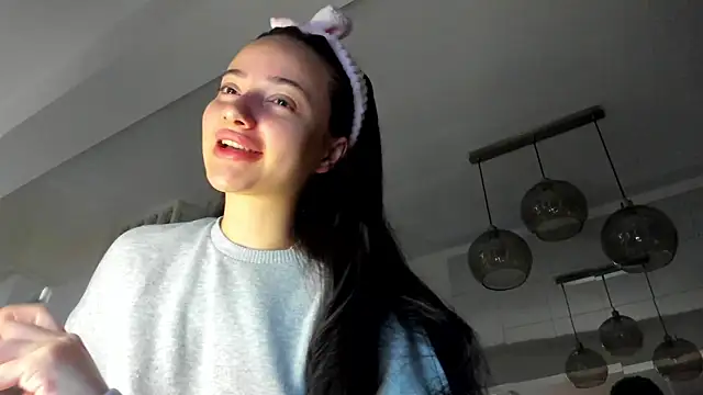 Snapshot of IreneVON chatting on October 3, 2025, 4:47 am IreneVON online show from October 3, 2025, 4:47 am