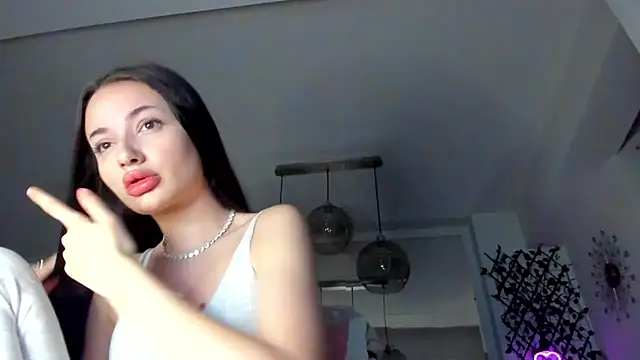 Snapshot of IreneVON chatting on February 17, 2025, 3:44 pm IreneVON online show from February 17, 2025, 3:44 pm