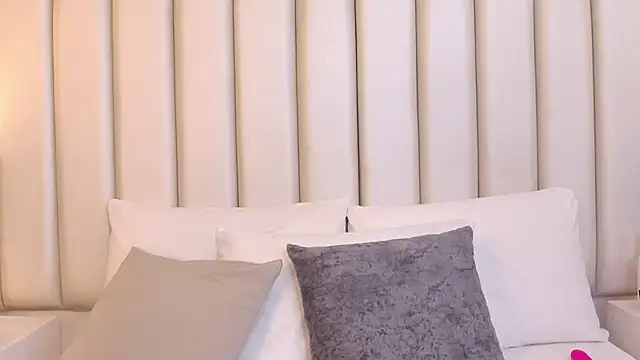 Emily robertss online show from November 26, 2025, 3:06 am