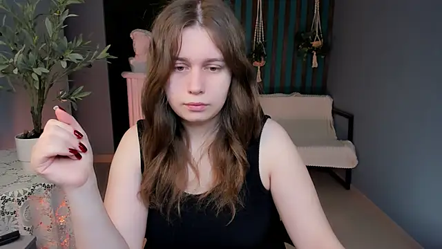 FioraMarmoris online show from March 11, 2026, 6:51 am