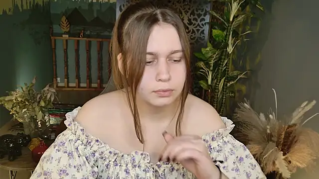 FioraMarmoris online show from November 17, 2025, 1:48 pm