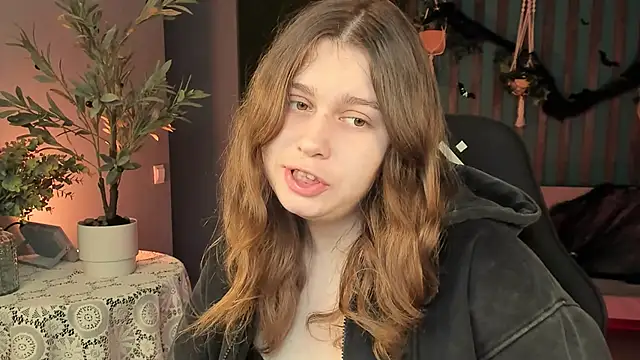 FioraMarmoris online show from October 25, 2025, 5:06 am