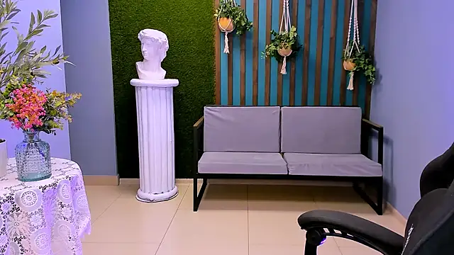 FioraMarmoris online show from November 20, 2025, 1:12 pm