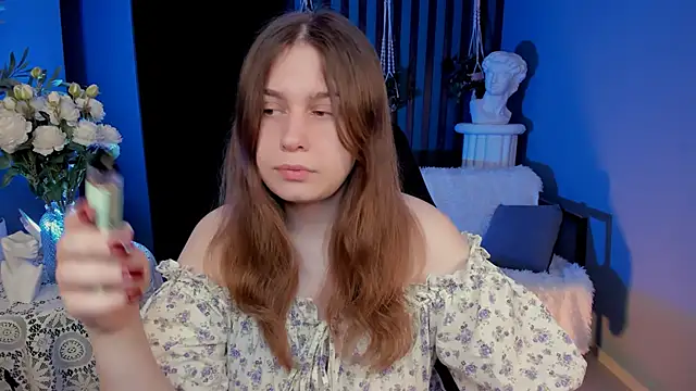 FioraMarmoris online show from April 11, 2026, 5:59 am