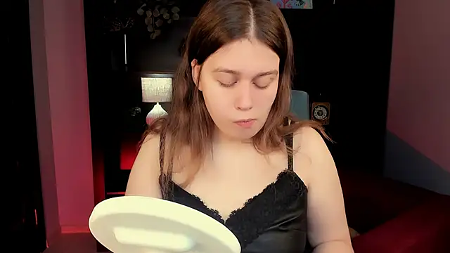 Snapshot of FioraMarmoris chatting on February 4, 2026, 5:35 am FioraMarmoris online show from February 4, 2026, 5:35 am