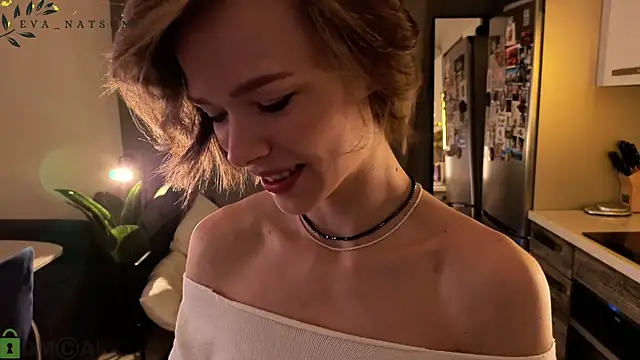 Eva Natsumi online show from November 22, 2025, 3:33 pm